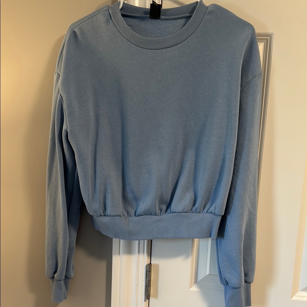 Wild Fable Gray Cropped Sweatshirt with Crew Neck